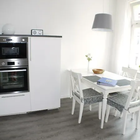 Busch Apartment *